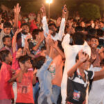 Pakistan crowd2